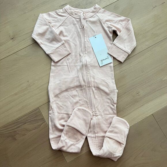 NWT Goumi Kids Rose Footie SZ 18-24 mo Baby Jumpsuit Pink Bamboo Sleeper Zippy - Picture 1 of 3